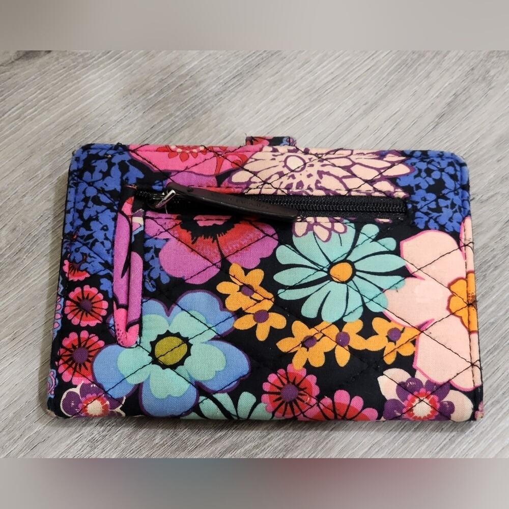 VERA‎ Bradley floral wallet - Picture 2 of 8